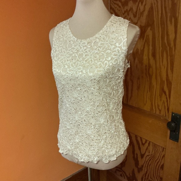 Vtg Y2K Lace Tank Top Medium Cream Sparkly Sleeveless Sheer Floral Overlay USA - Picture 10 of 11
